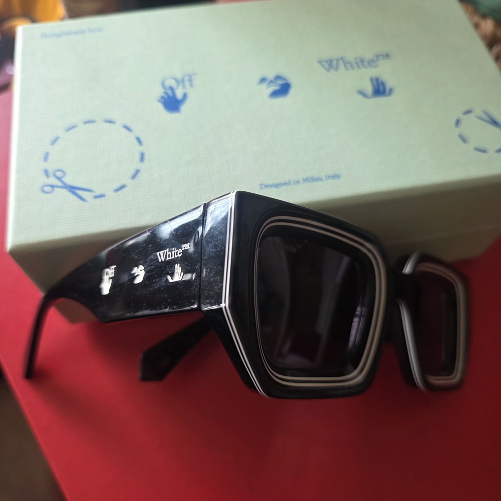 OFF WHITE Black Oversized Square Sunglasses